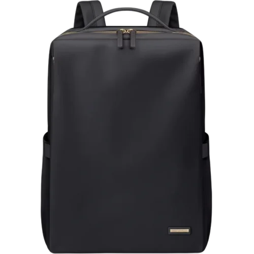 黒いビジネスリュックの正面図で、シンプルなデザインと多収納ポケットが特徴の軽量で小さめなリュック